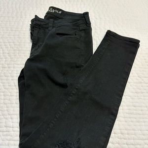 American Eagle Black Jeggings with distressing at the knees size 6